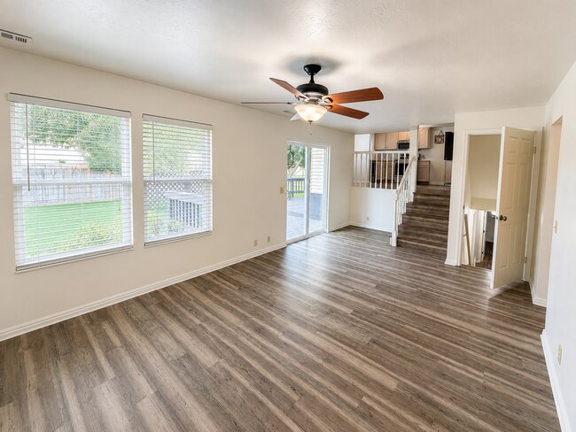 Building Photo - Spacious 5-Bedroom Sandy Home with Large Fenced Yard