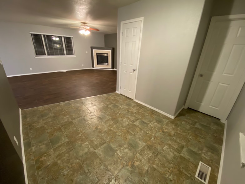 Building Photo - 1480 Del Rio