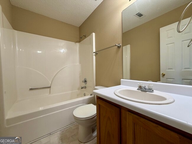 Building Photo - 808 Hillandale Ln