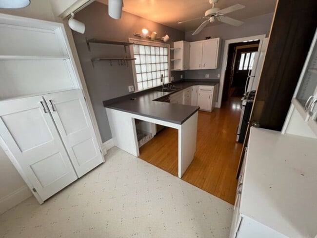 Building Photo - Duluth MN - 3 Bedroom - 2 Bath - 1 Car Gar...