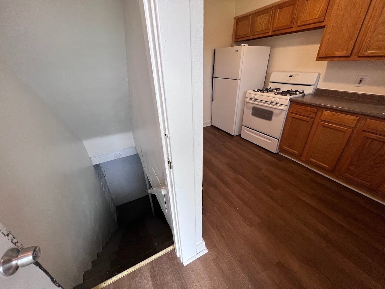 Building Photo - 614 Short St