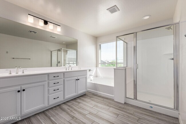 Building Photo - 1712 S 82nd Pl