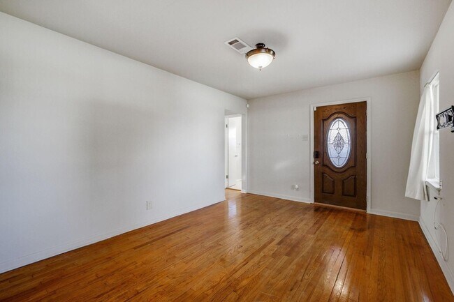 Building Photo - 4313 Bonnie Dr