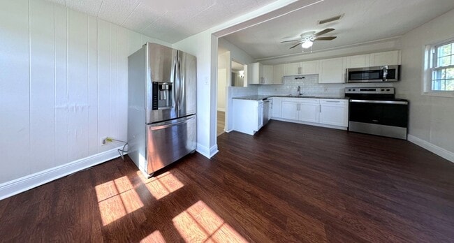 Building Photo - 5506 Staley Dr