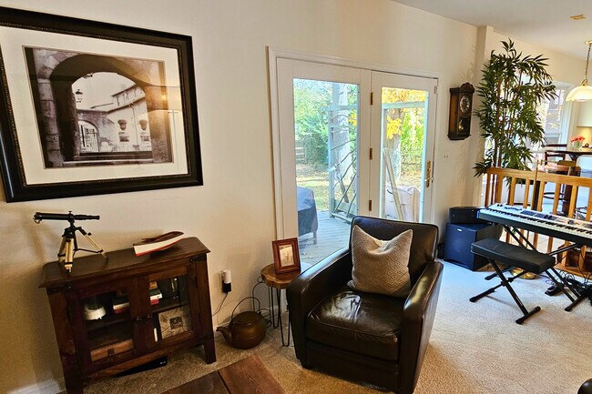 Building Photo - 908 Berwick Dr