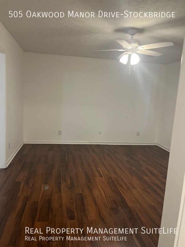 Building Photo - 505 Oakwood Manor Dr
