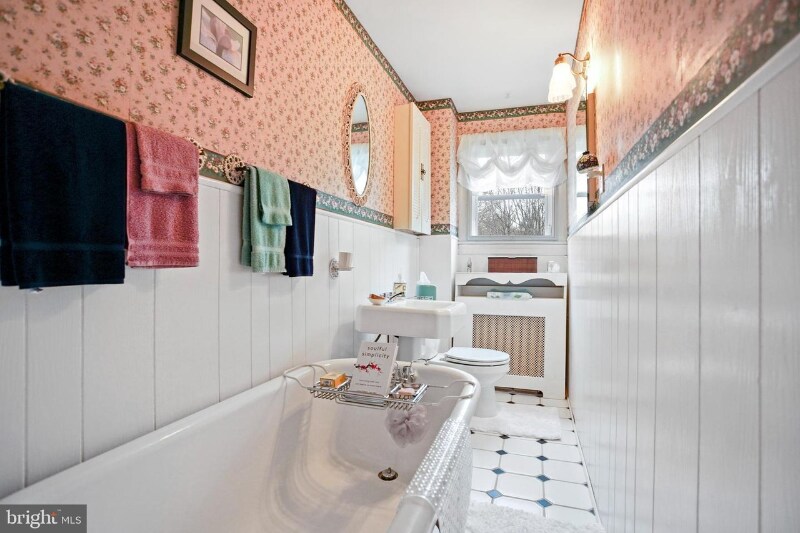 Building Photo - 219 Washington Ln