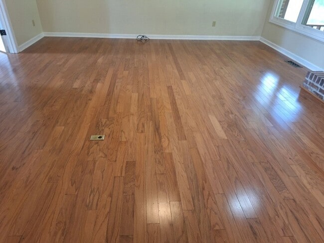 Building Photo - 4bd/3 bath located in desirable neighbor in Fox Den Subdivision in West Knoxville