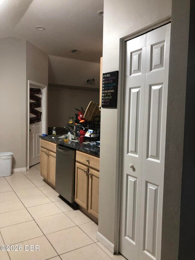 Building Photo - 5007 Sail Ct
