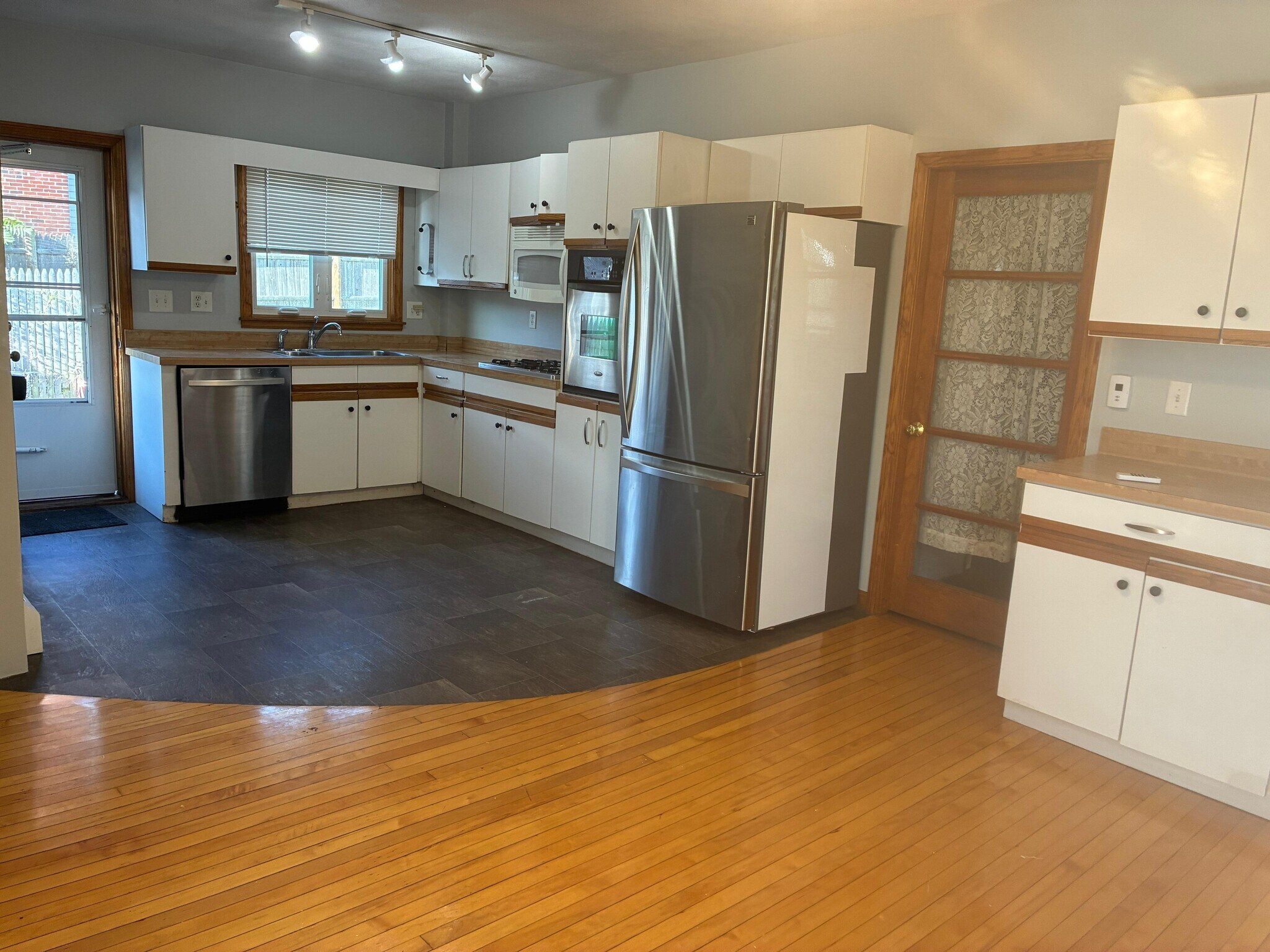 Kitchen - 21 Franklin St