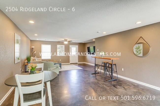 Building Photo - 2504 Ridgeland Cir
