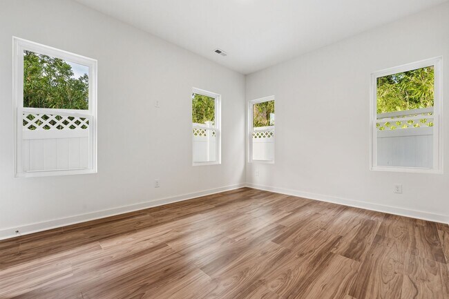 Building Photo - 711 Gerard St