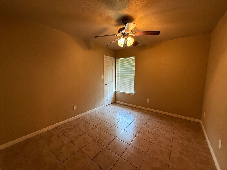 Building Photo - 1300 Powder River Dr