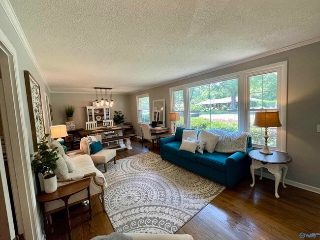 Building Photo - 2105 Hansel Ave SW