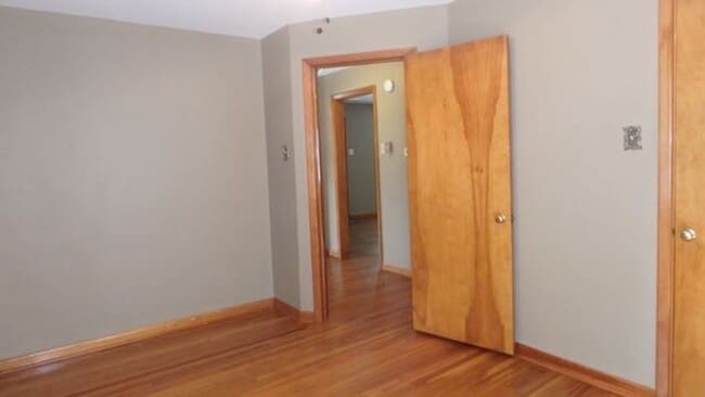 Building Photo - Wonderful 3 Bed 1 Bath House w/ Bonus Room!