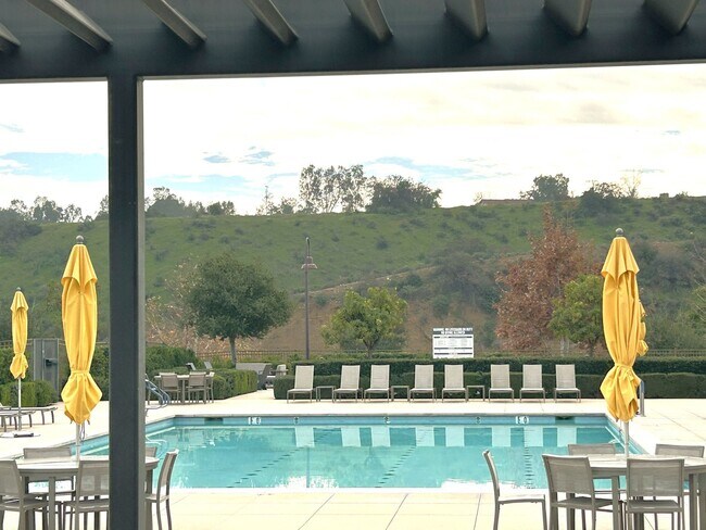 Building Photo - POWELL WAY UNIT 104 CORONA 92883  (3 BED / 2.5 BATH)