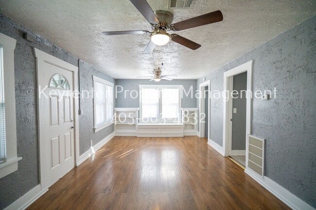 Building Photo - Beautiful 2 Bed 1 bath Home in OKC!