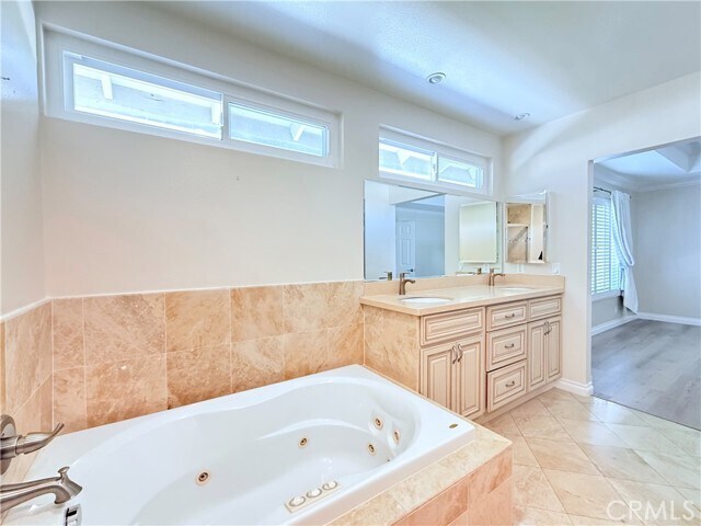 Building Photo - 7 Calhoun