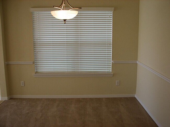 Building Photo - 13113 Southern Creek Dr