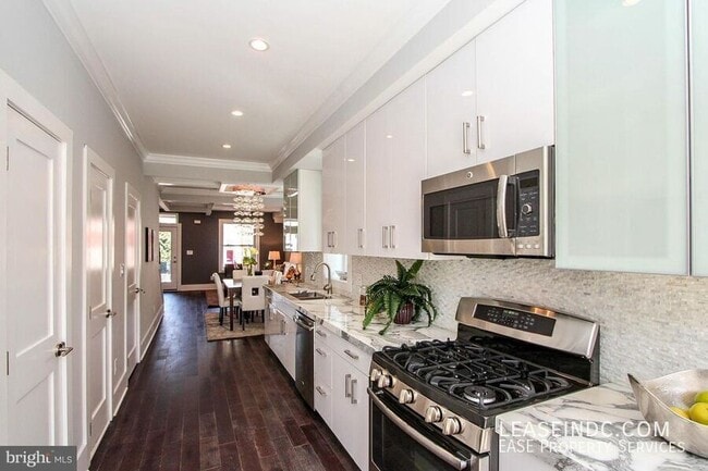 Building Photo - 32 N Street NW-