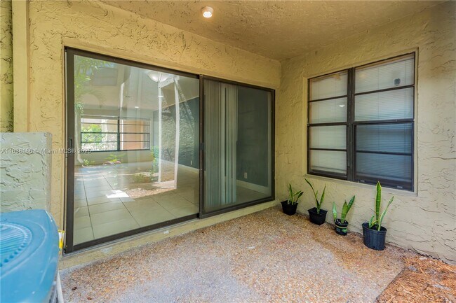 Building Photo - 2530 Coral Springs Dr