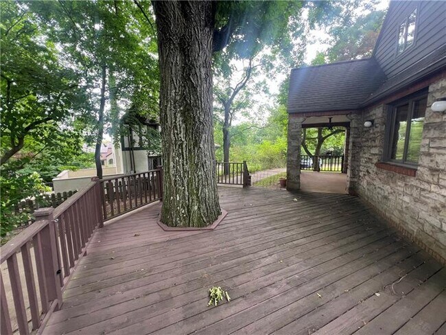 Building Photo - 127 Westland Dr