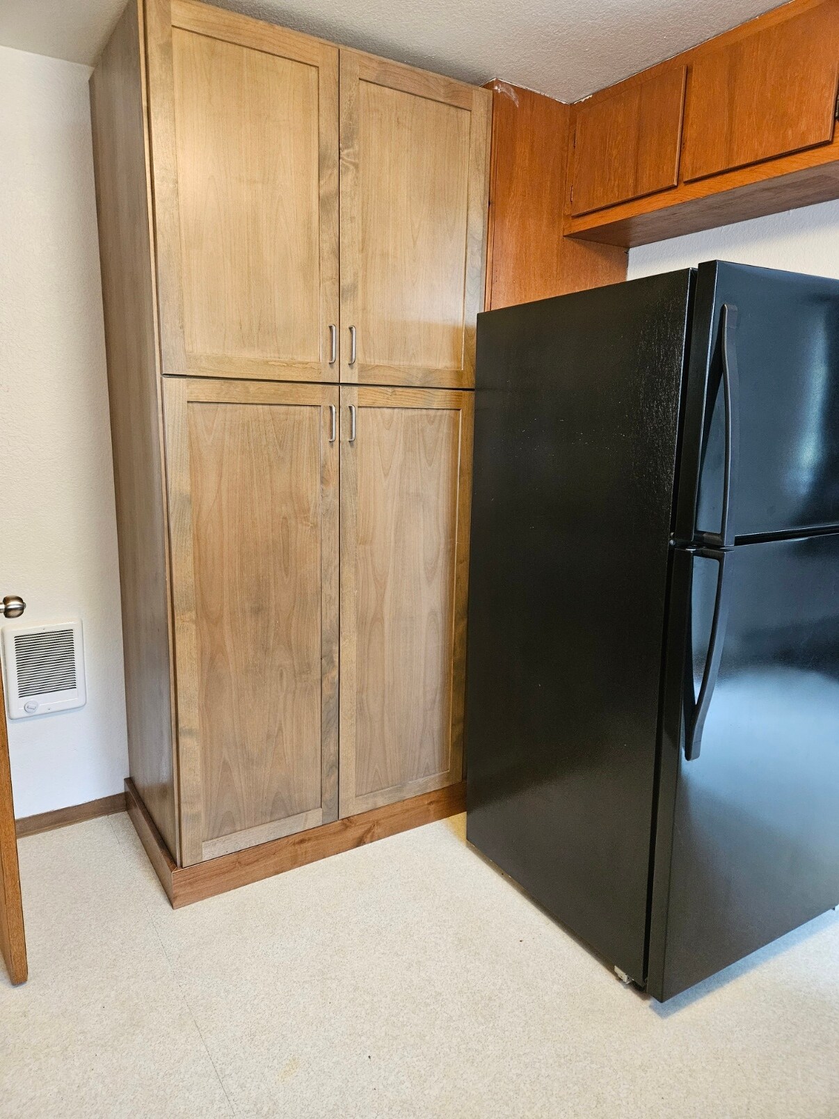 New large pantry - 452 N Van Buren St