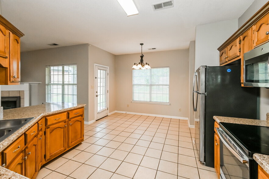 Building Photo - 9213 Gavin Dr