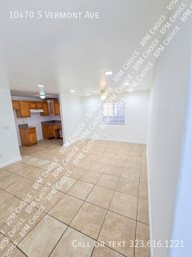 Building Photo - 10470 S Vermont Ave