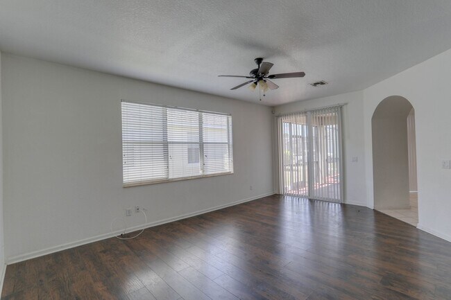 Building Photo - 4977 Pall Mall St W