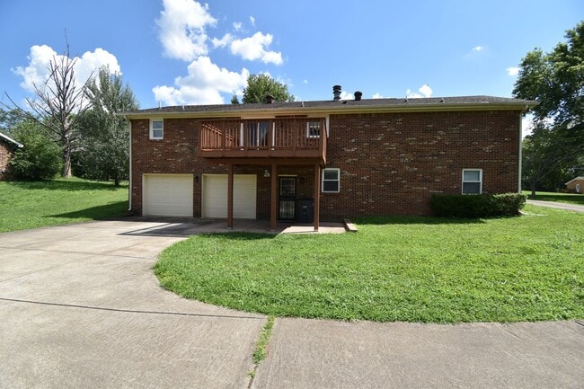 Building Photo - 3049 Westchester Dr