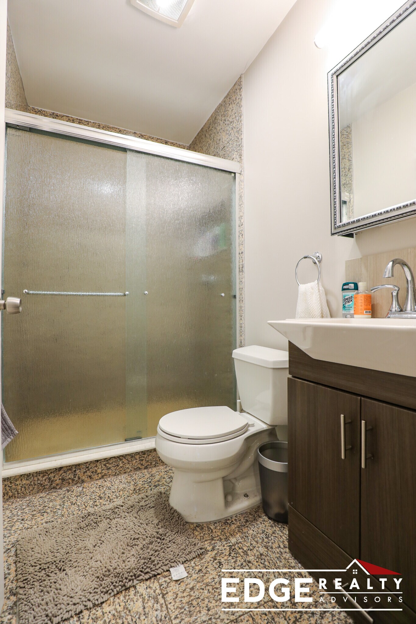 Building Photo - 3 Linden St