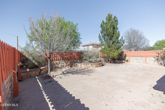 Building Photo - 749 Linda Johnson Ave