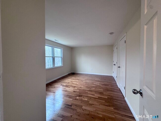 Building Photo - 85 Ivy St