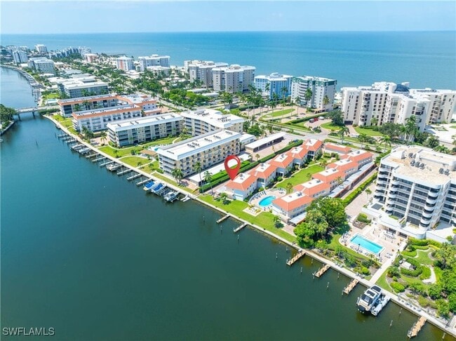 Building Photo - 3070 Gulf Shore Blvd N