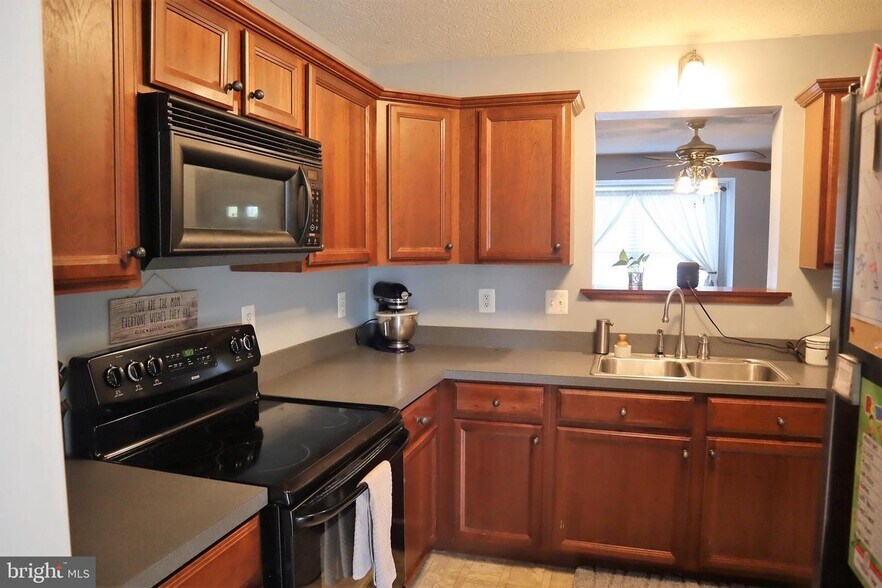 Building Photo - 154 Founders Way