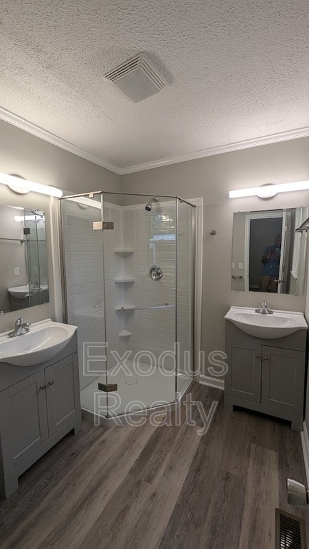 Building Photo - 8708 Peach Tree Dr