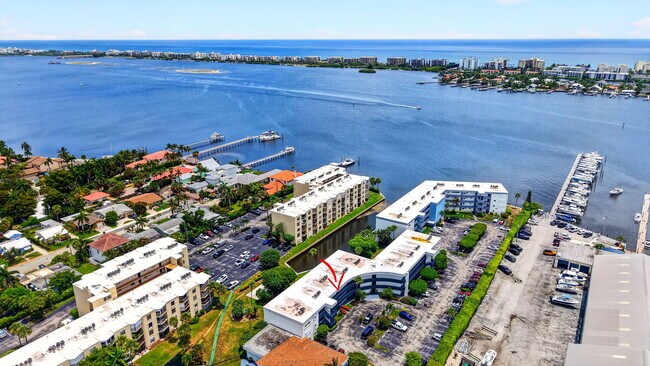 Building Photo - 200 Waterway Dr S