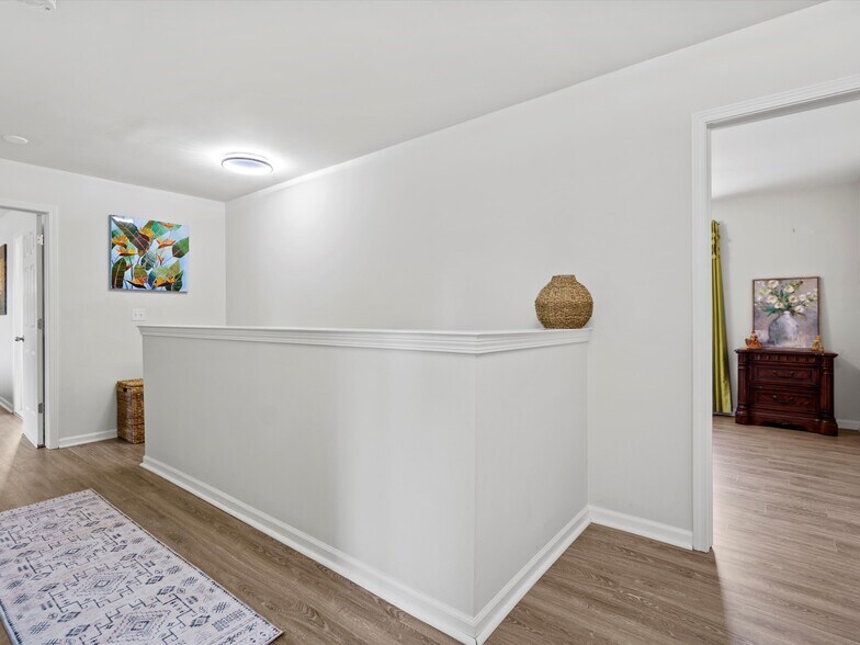 Building Photo - 2179 Lagoon Dr