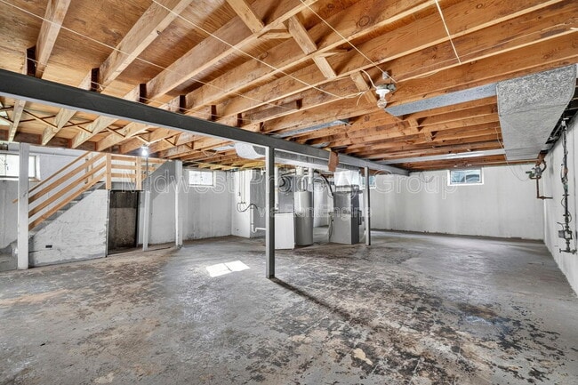 Building Photo - 273 Roderick Dr