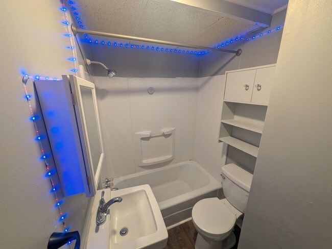 Building Photo - 31 Chestnut St