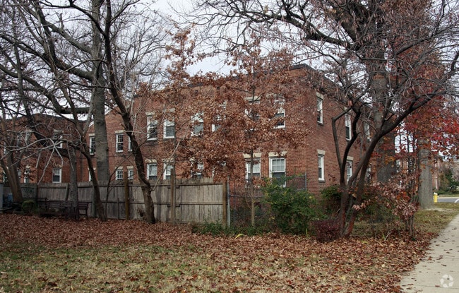 Building Photo - Glendale Apartments