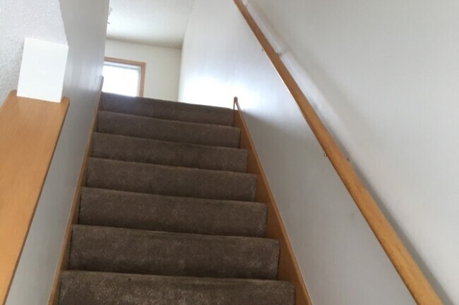 Building Photo - 108 Oriole Path