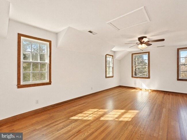 Building Photo - 326 Walker Rd