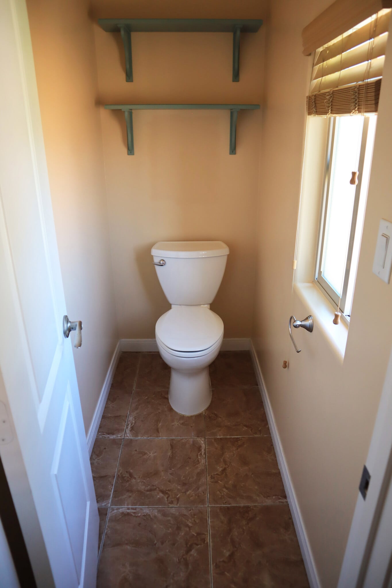 Seperate Toilet - 2026 -2028 Clyde Ave