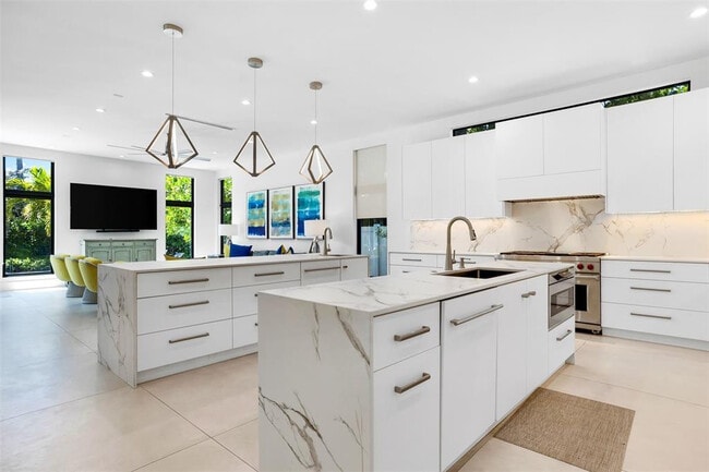 Building Photo - 2001 Marietta Dr