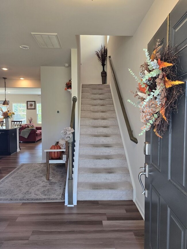 Building Photo - Impeccable 2020-Built 3-Bed, 2.5-Bath Home on Rare Quarter-Acre Lot – Prime Location!