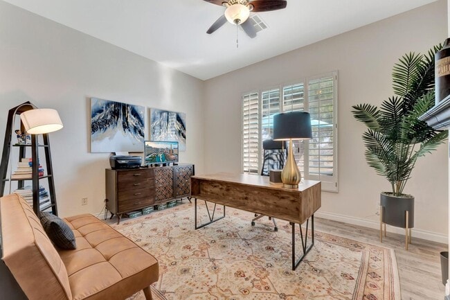 Building Photo - Queensridge Beauty - 5 bedroom on a 1/4+ acre lot