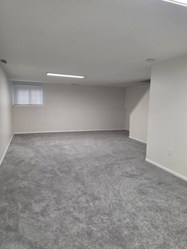 Building Photo - 103 Edward Lee Ct