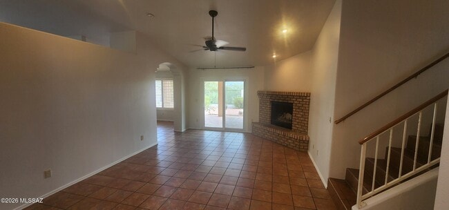 Building Photo - 71 E Windhill Dr